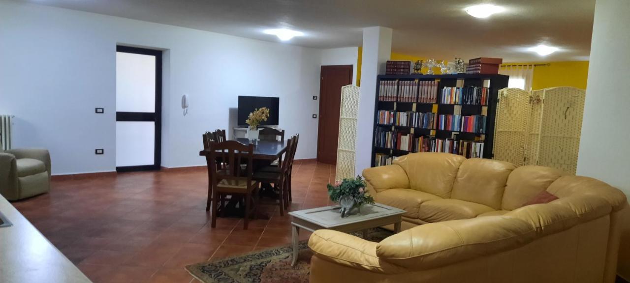 Studio Seminterrato Villa Armonia Iun:P2030 Orosei Luaran gambar